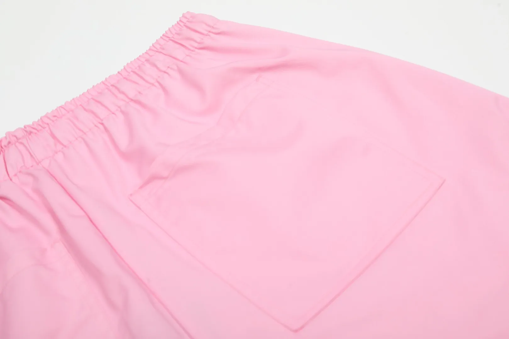 P166 💰 "Top quality" Style number: 1102# [Ralph Lauren Paul small label war horse basic classic shorts] ✅Ralph Lauren Ralph Lauren dopamine war horse small label outdoor shorts ✅Summer fresh, classic and versatile drawstring basic classic shorts ✅Lazy style must-have item The upper body has a fresh feeling ✅Nylon silk floss is smooth and soft, highly breathable and not stuffy ✅Specialized for platform live broadcast, wholesale entity, summer running volume ✅Simple and easy to match, light American style, super great ✅Standard for summer, small and sexy is YYDS, a must-have for petite girls. Size: S-L #Elastic waistline can be stretched. Color: Black, White, Light Blue, Off-white, Pink, Light Green, Khaki